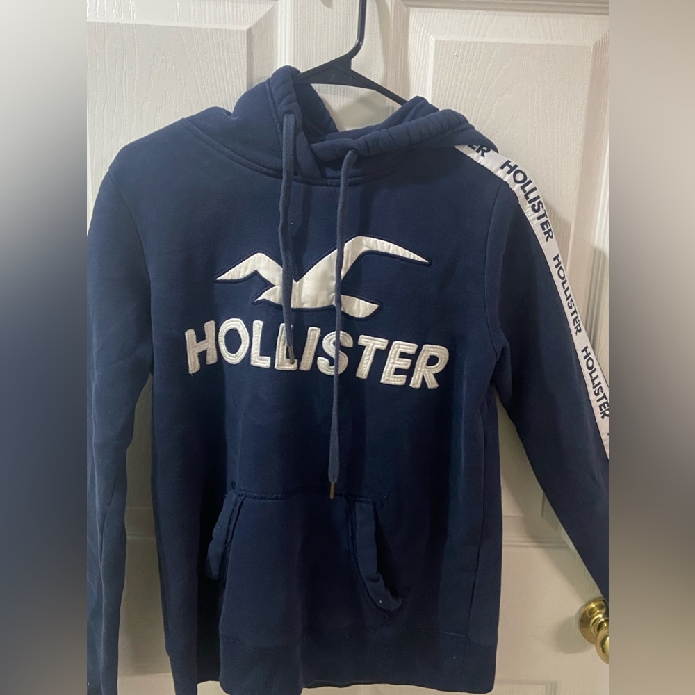 HOLLISTER NAVY HOODIE